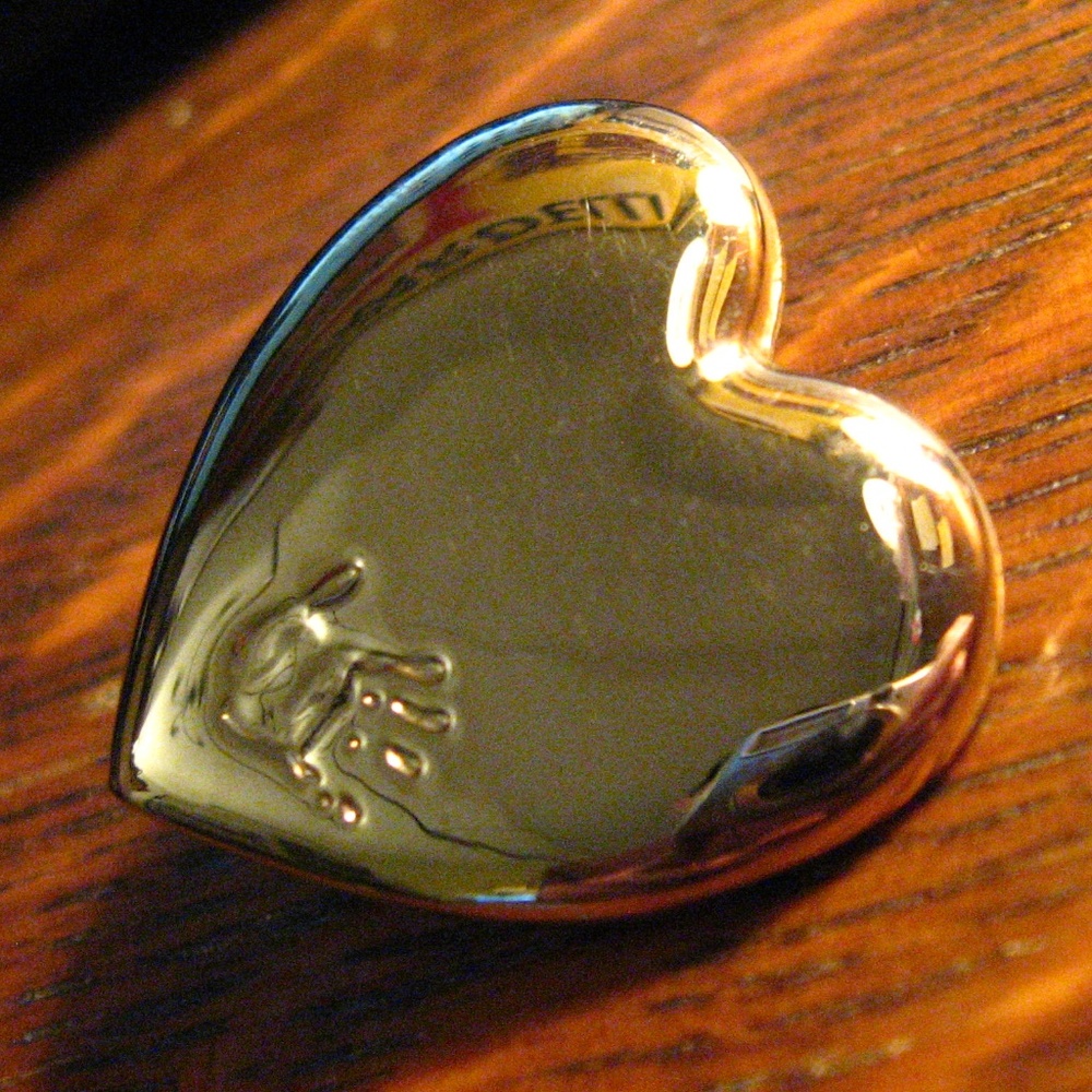 Hand Print. Pin Handprint Hand Print Heart Variety Club Pin Brooch - Gem
